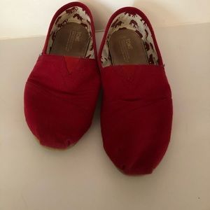 Toms women’s slip ons - size 11. GUC.